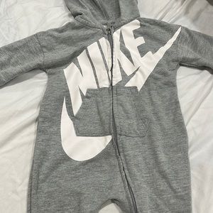 Nike sweatsuit